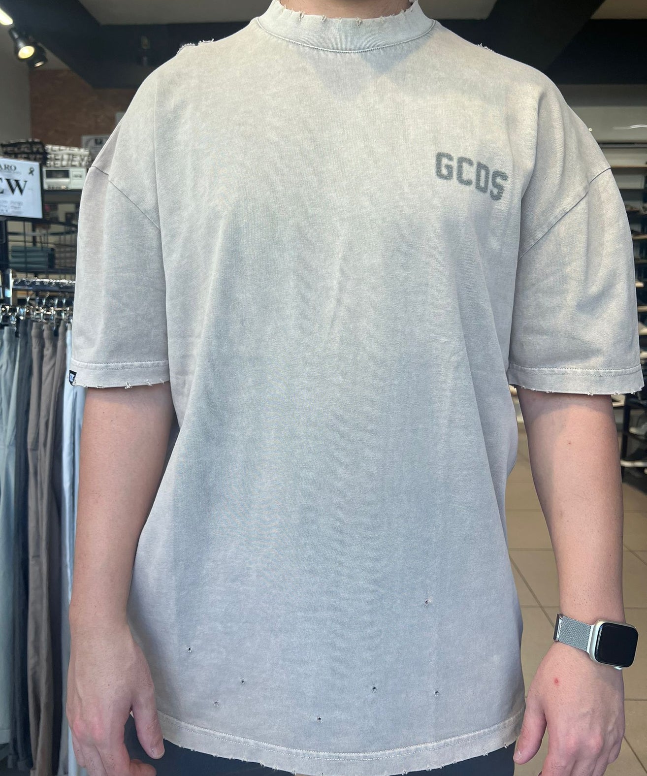 GCDS - חולצה טי MEN OVERSIZE T-SHIRT BLEACHED SAND  242MT01-013